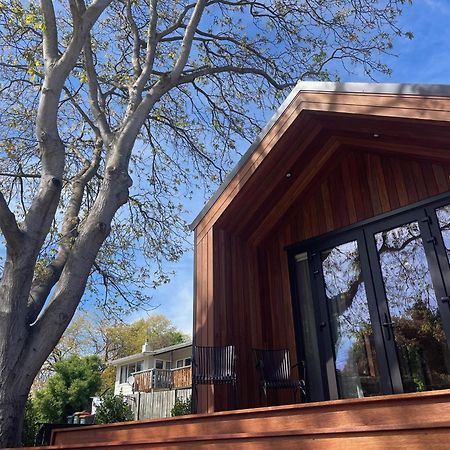 Walnut On Russell Villa Wanaka Eksteriør billede