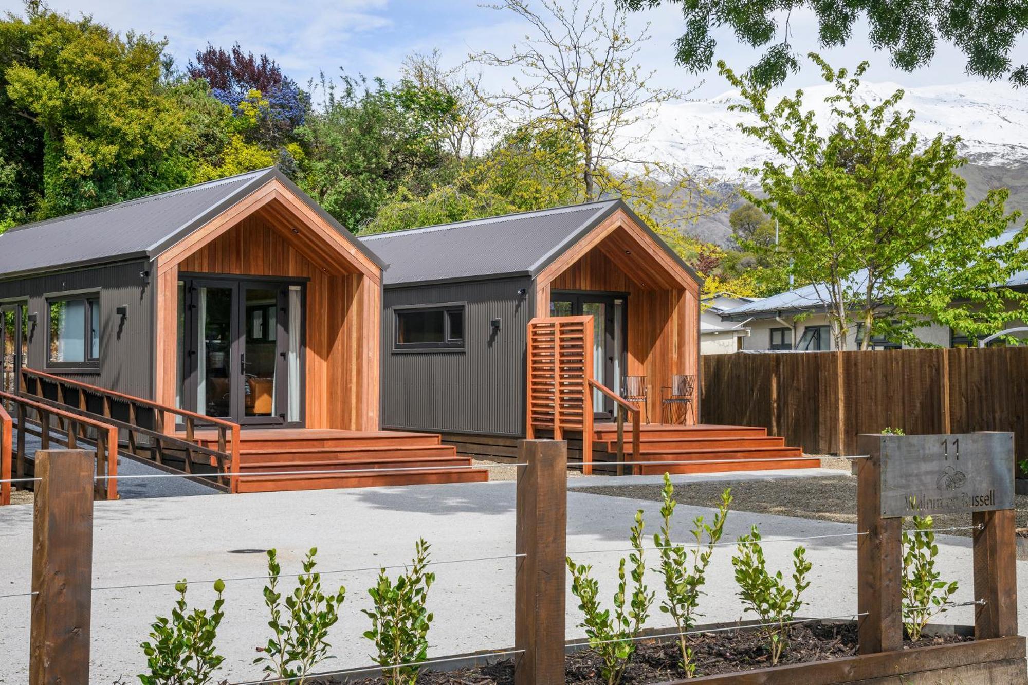 Walnut On Russell Villa Wanaka Eksteriør billede